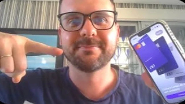 Aula gravada: eu mesmo na tela mostrando o passo a passo no app do celular